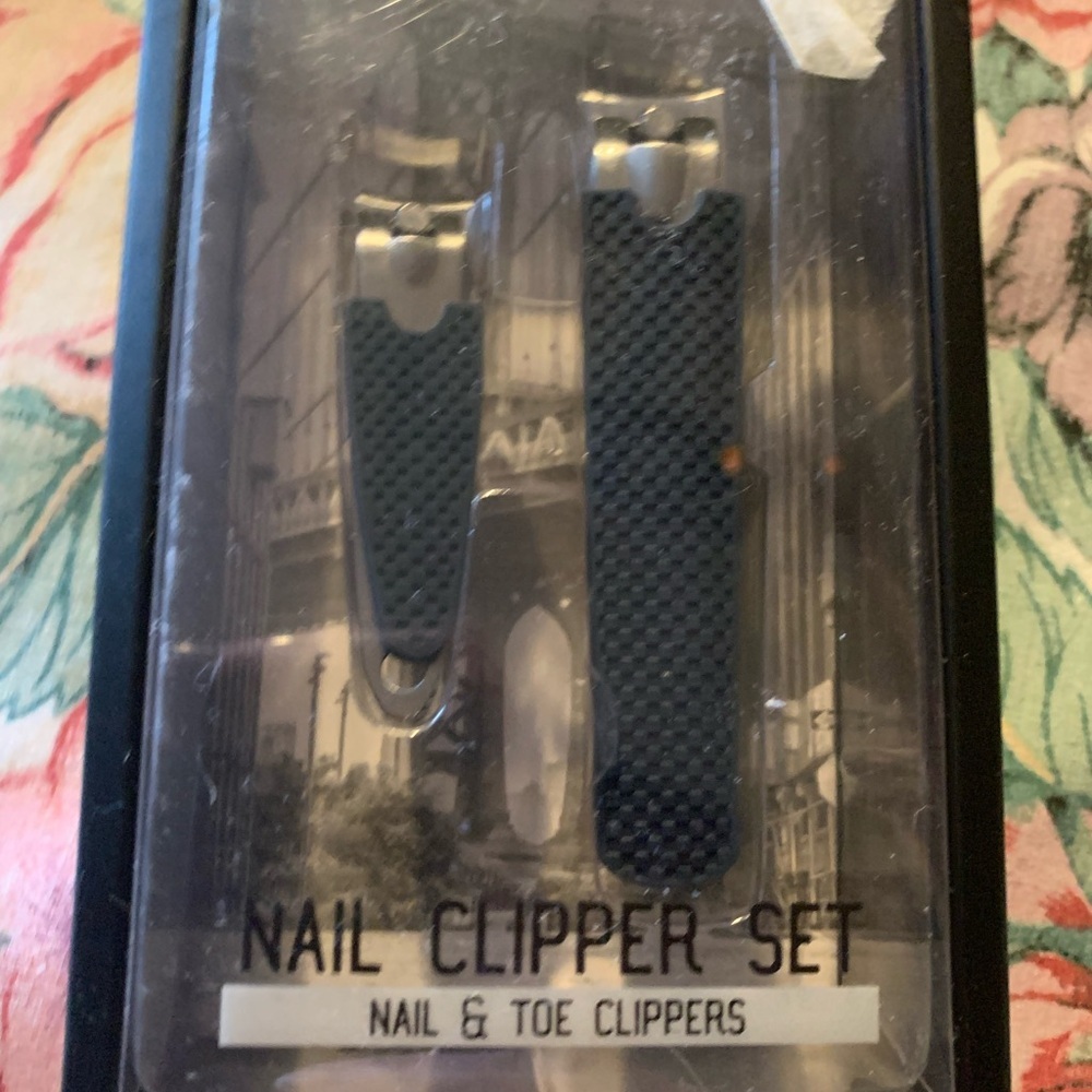 💄SOLD💄Black Nail Clipper Set - Picture 1 of 2